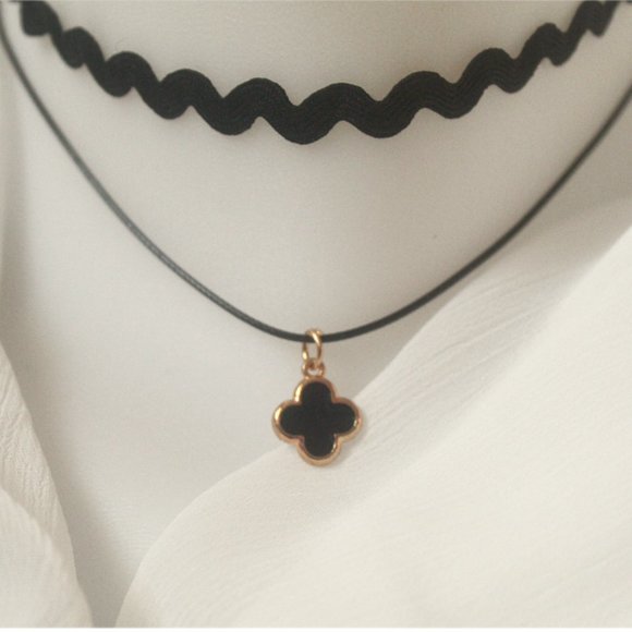 Black Layered Choker-Necklace - Picture 2 of 3